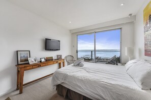 6 bedrooms