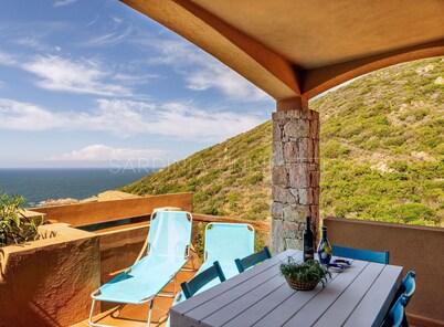 Villetta Rosada:  seaview and a shared pool