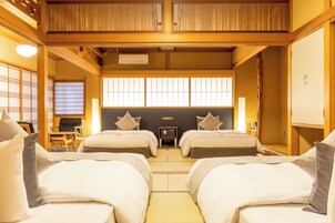 Superior Room | In-room safe, blackout drapes, WiFi (free), bed sheets