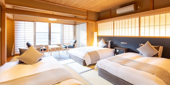 In-room safe, blackout curtains, free WiFi, bed sheets