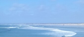 Independent studio + enclosed garden in Penmarc'h. Plage du Ster 800m away, laTorche 5 kms away