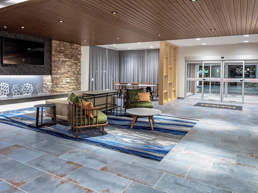 Lobby lounge