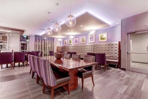 Lobby - Hilton Garden Inn Toronto Brampton West (Brampton)