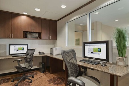 Hilton Garden Inn Toronto Brampton West - Image 27