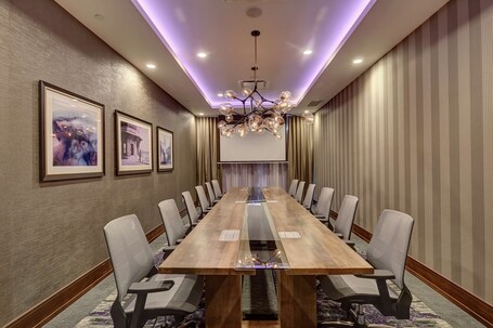 Hilton Garden Inn Toronto Brampton West - Image 24