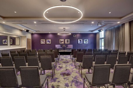 Hilton Garden Inn Toronto Brampton West - Image 29