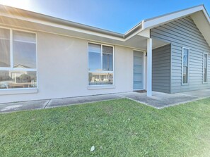 Exterior detail - Syleham Zero - Pet Friendly - Outside Only (Robe)