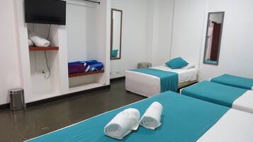 Standard Family Room | 1 Schlafzimmer, Daunenbettdecken, kostenloses WLAN, Bettwäsche