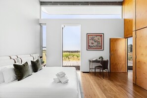 2 bedrooms, iron/ironing board, internet, bed sheets - The Longhouse - Suite 1 - Iconic Hunter Valley property, 2 en-suite bedrooms and vineyard views (Pokolbin)