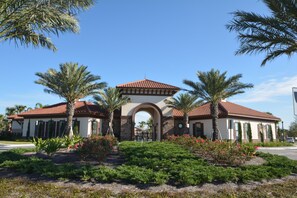 Exterior - South Facing Pool w/ Lake View, Themed Kids Room & Game Room (Davenport)