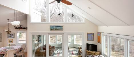 TV og musikkbibliotek