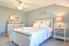 3 bedrooms, iron/ironing board, WiFi, bed sheets