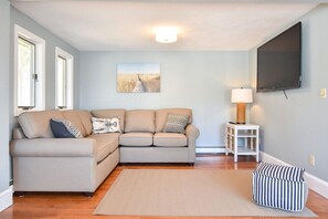 Een televisie en een kantoor