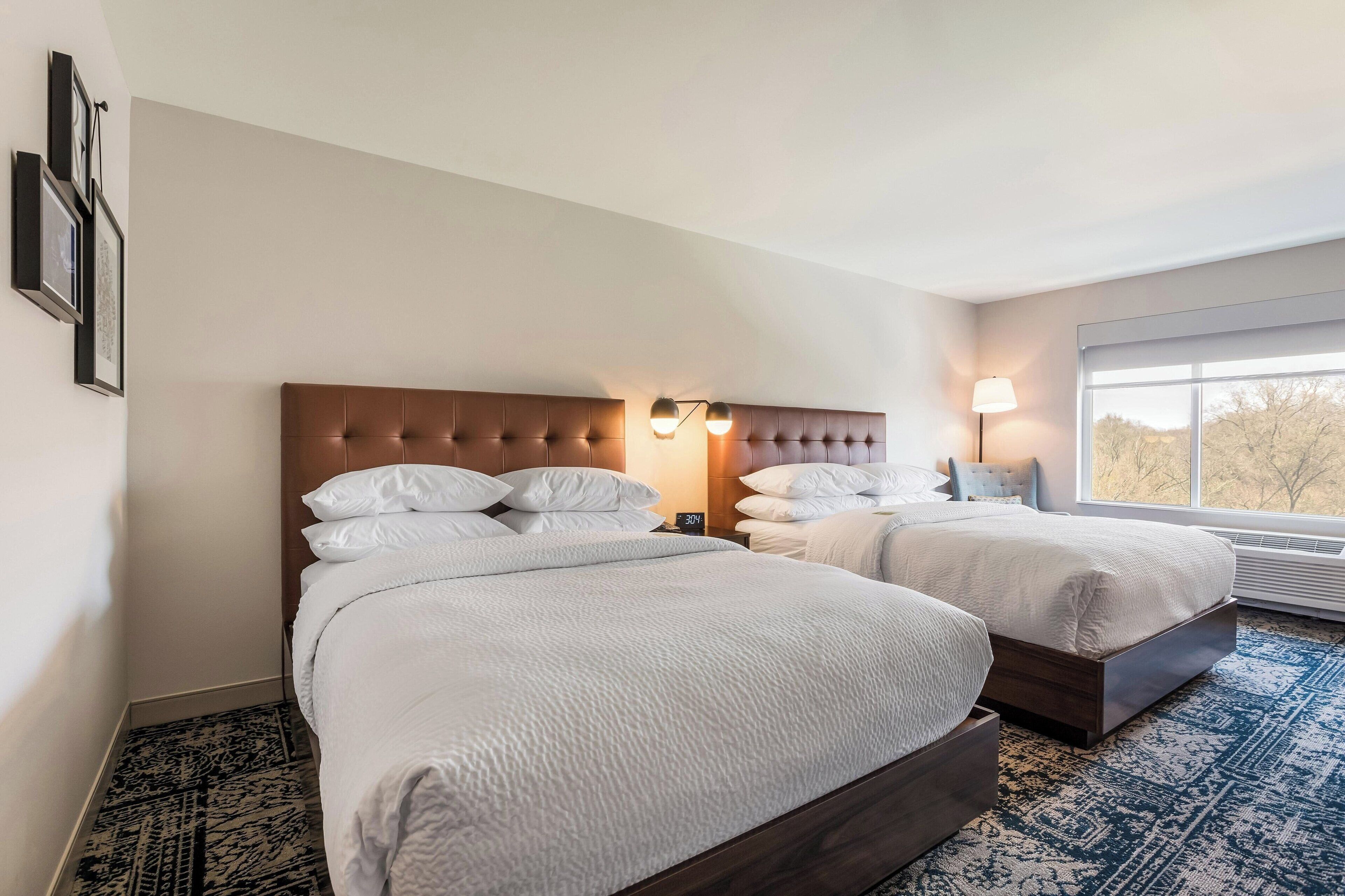 1 bedroom, premium bedding, desk, laptop workspace