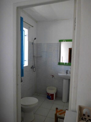 Basic Studio, 1 Double Bed, Sea View | Bathroom