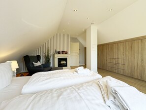 2 Schlafzimmer, Zimmersafe, Bügeleisen/Bügelbrett, Reisekinderbett