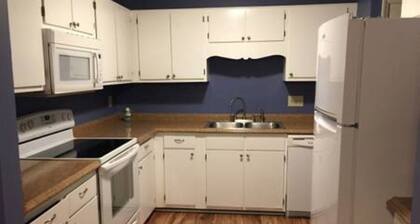 TRIAD I-Spacious 2BR Condo-Great location !!!