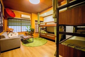 Premium bedding, memory-foam beds, in-room safe, blackout curtains - Maru House (Osaka)