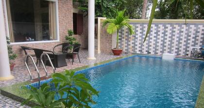 An Binh Minh Villa and Wooden Handcrafts