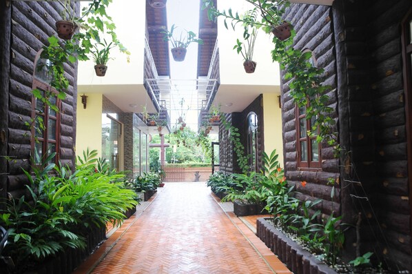 Interior - An Binh Minh Villa and Wooden Handcrafts (Phu Quoc)