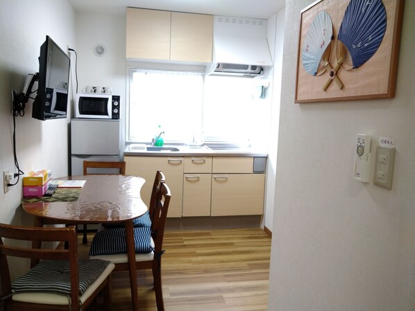 Fridge, microwave, stovetop, electric kettle