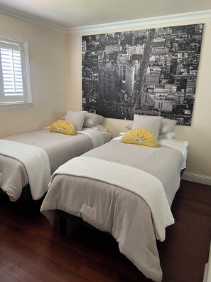 3 bedrooms, desk, iron/ironing board, free WiFi - Entire Garden House in Prime SanJose, Campbell Area (San Jose)