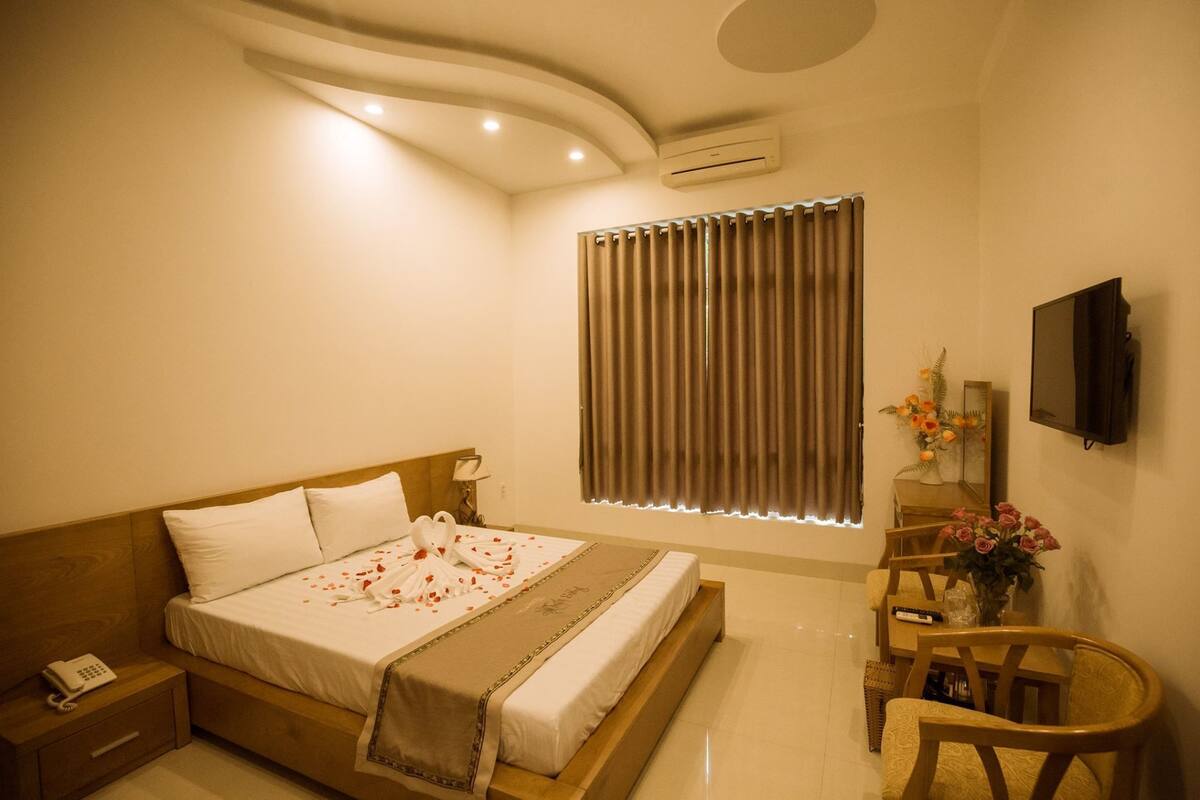 มินิบาร์, โต๊ะทำงาน, ห้องเก็บเสียง, Wi-Fi ฟรี