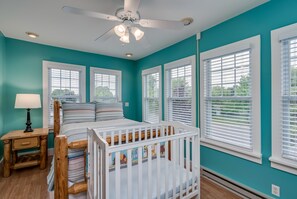 4 bedrooms, desk, iron/ironing board, travel crib