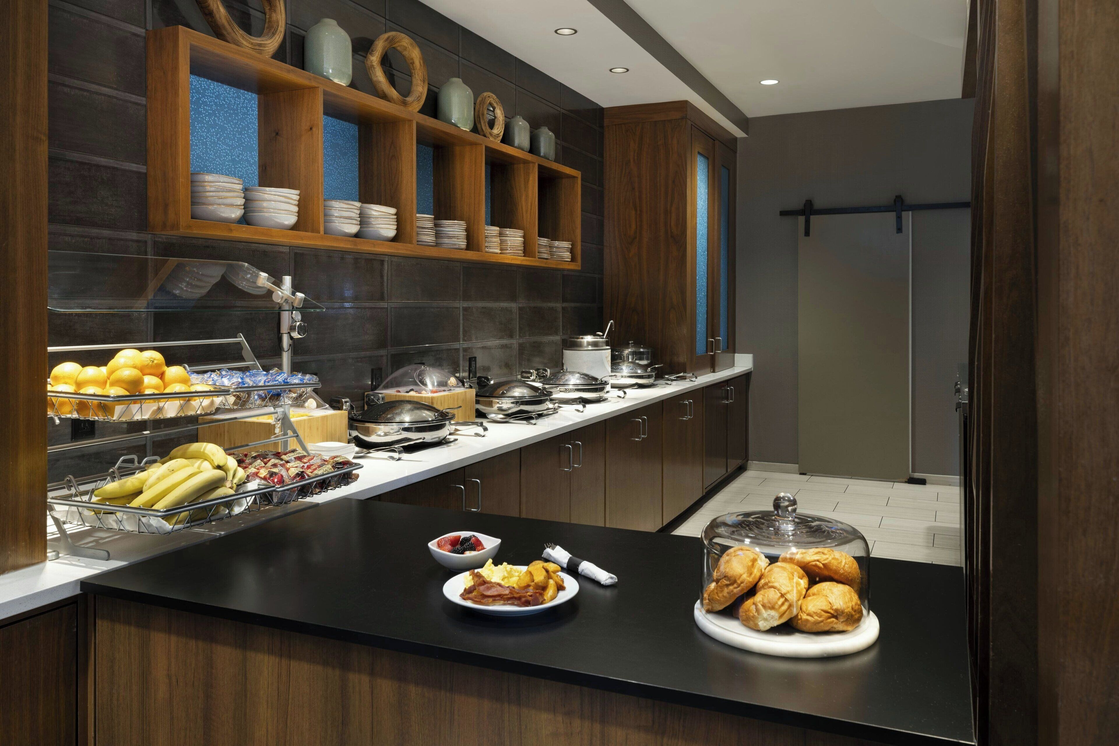 free daily continental breakfast