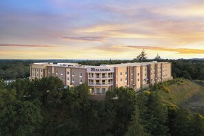 Exterior - Hotel Vista Sierra (Auburn)