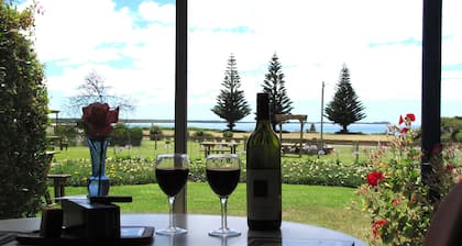 King Island Accommodation Cottages, provide a peaceful & relaxing stay.