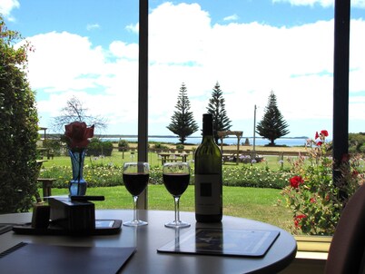 King Island Accommodation Cottages,  provide a peaceful  & relaxing stay.