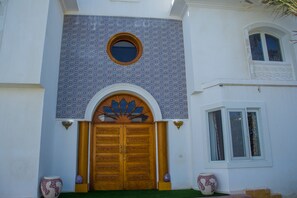 مدخل المنشأة