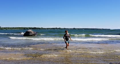 Viehättävä rantamökki Pointin niemimaalla