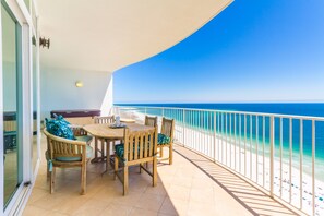 Outdoor dining - Weekend getaway starts here !  3 bdr gulf front sleeps 8 Lovely condo! C tower (Orange Beach)