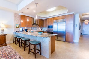 Fridge, microwave, oven, stovetop - Weekend getaway starts here !  3 bdr gulf front sleeps 8 Lovely condo! C tower (Orange Beach)