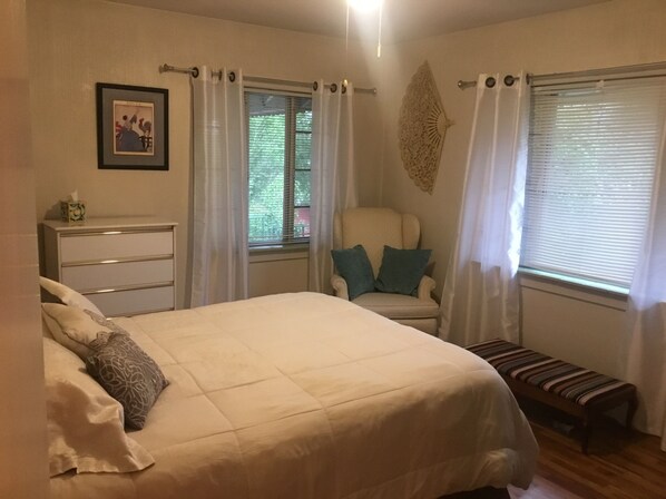 2 bedrooms, iron/ironing board, free WiFi, bed sheets