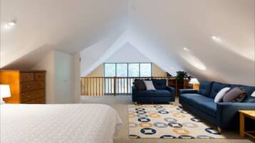 2 bedrooms, desk, iron/ironing board, travel crib