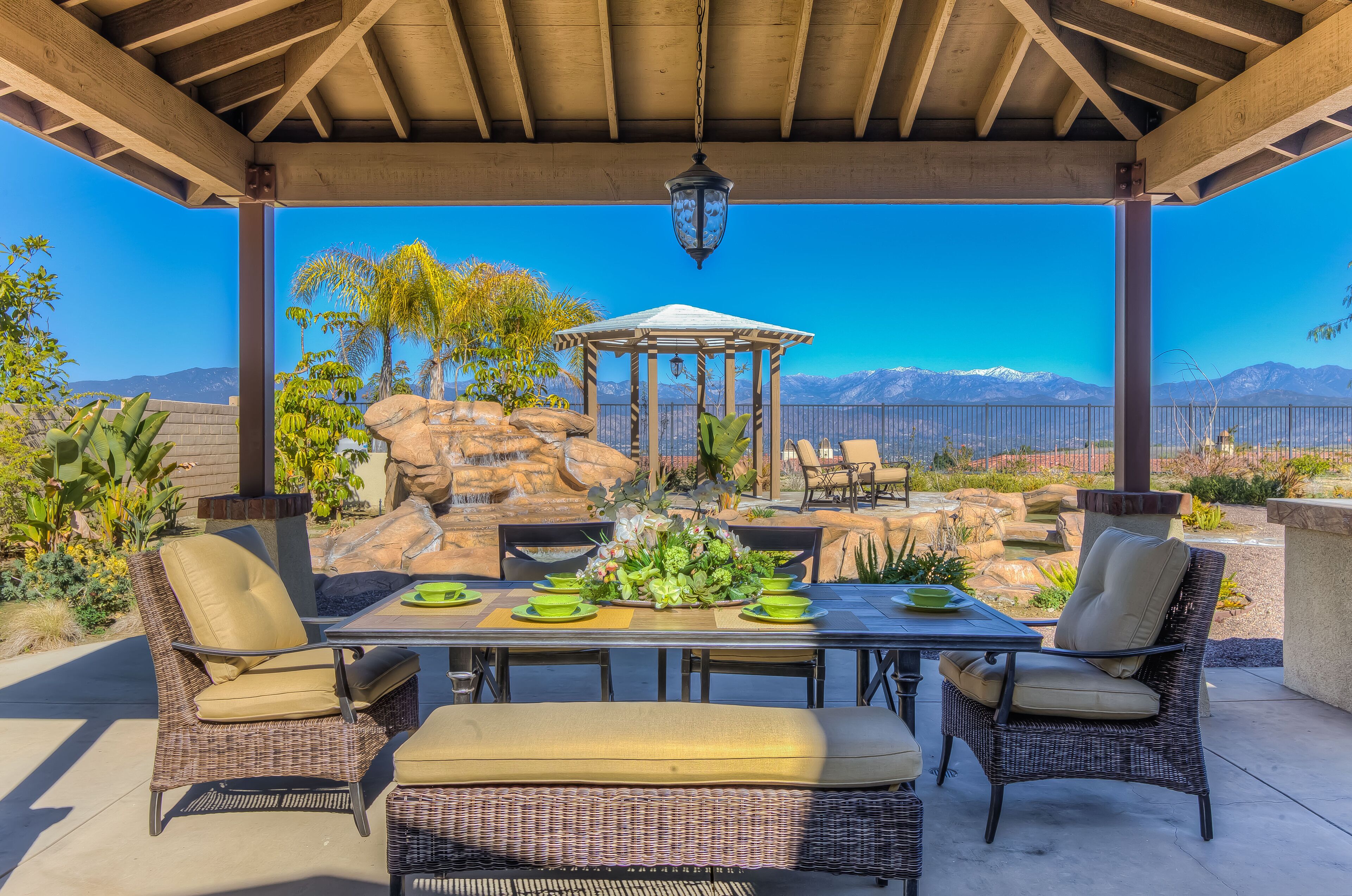 4B 4.5B Luxury House with views in Walnut