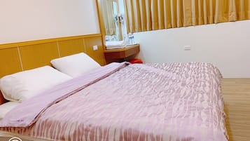 環保雙人房(不含備品) | 高級寢具、舒適加層、書桌、遮光布/窗簾