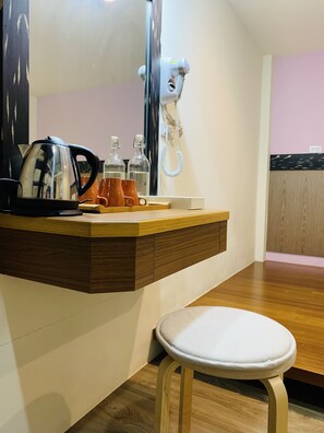 楼中楼家庭四人房, 多张床, 非吸烟房 | 高档床上用品、加厚床垫、办公桌、遮光窗帘