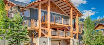 Rockies Escape, Skiing, Hiking & Private Hot Tub