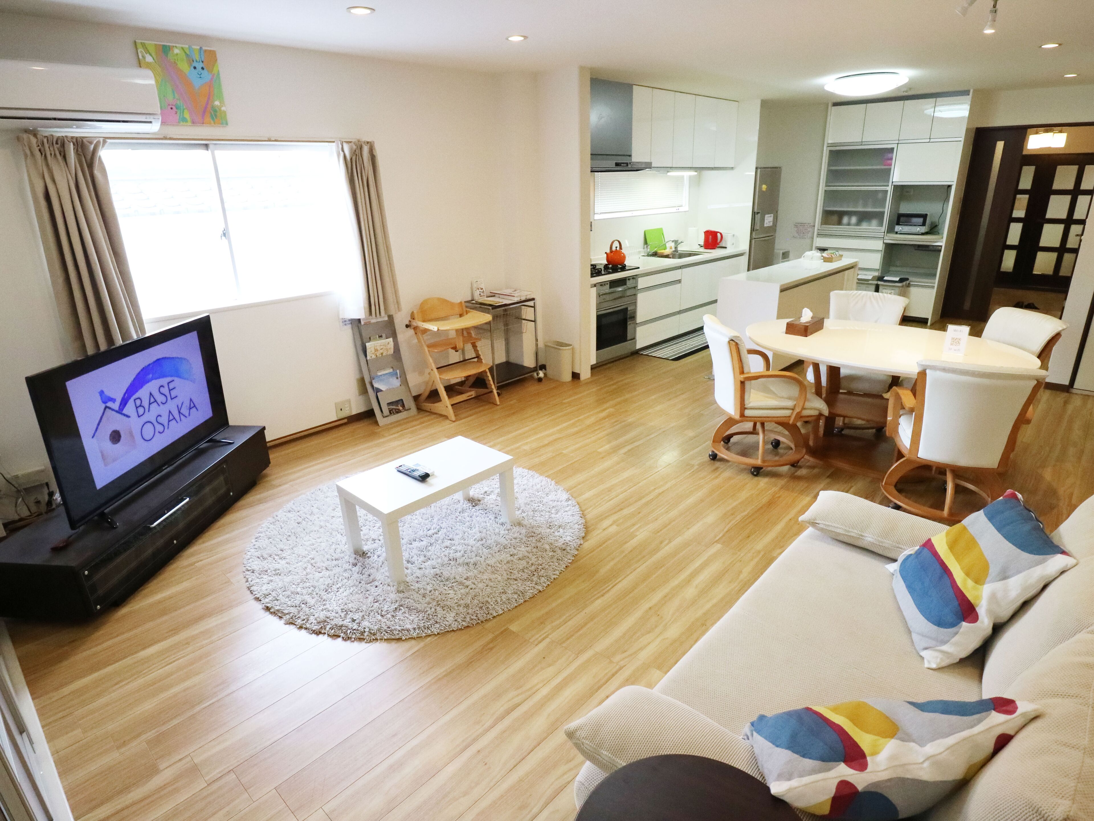 スマートテレビ、DVD プレーヤー、PC モニター