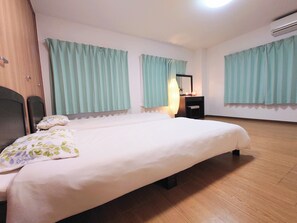 2 عدّة غرف نوم ومكواة/لوح كي وواي فاي مجانًا وملاءات أسرّة