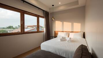 Phòng đôi Deluxe | Minibar với thức uống miễn phí, khu vực làm việc phù hợp cho laptop