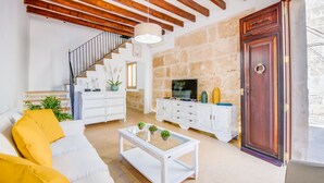 Unclassified image, 2 of 27, button - House Ca na Serrieta in the village of Alcudia (Alcúdia)