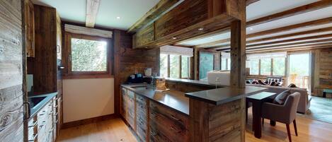 Réfrigérateur, four, plaque de cuisson, lave-vaisselle