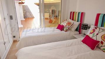 5 dormitorios, tabla de planchar con plancha, wifi gratis y ropa de cama