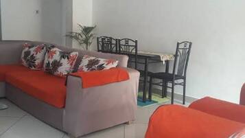 TV, biblioteca musical, videoteca