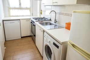 Kühlschrank, Ofen, Geschirrspüler